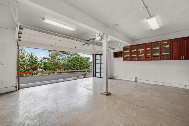 318 Innisfree Drive, Daly City CA: https://media.crmls.org/mediaz/e0ab33c8-bba0-46b9-9819-59651d666115.jpg