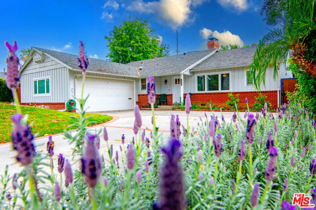 12954 Otsego Street, Sherman Oaks CA: https://media.crmls.org/mediaz/e0ab99b3-3b4d-4e9e-b84e-009e2421f342.jpg