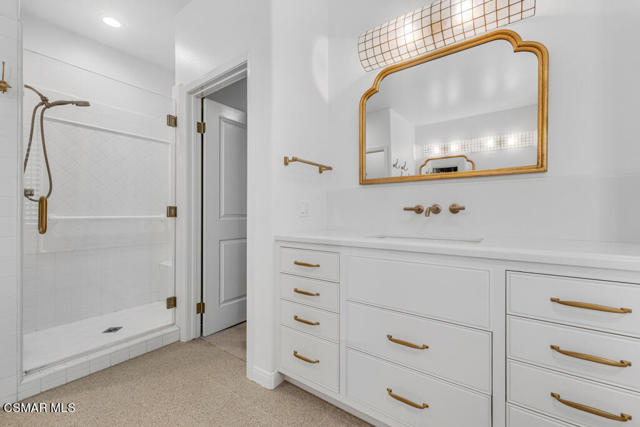 5937 Indian Terrace Drive, Simi Valley CA: https://media.crmls.org/mediaz/e0ab9f7c-3b3e-443c-98c3-cf06a754e06c.jpg