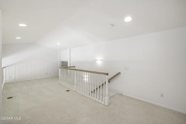 3178 Sunset Hills Boulevard, Thousand Oaks CA: https://media.crmls.org/mediaz/e0abd039-8f27-450e-b25d-e389b35be584.jpg