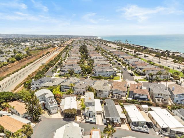 6550 Ponto Dr, Carlsbad CA: https://media.crmls.org/mediaz/e0ad0771-7c36-4e03-a0e3-ca87eeddbb9c.jpg