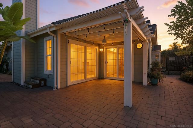 10462 Rancho Carmel Dr, San Diego CA: https://media.crmls.org/mediaz/e0ada8bf-e759-43e4-ab81-9199f89655e8.jpg