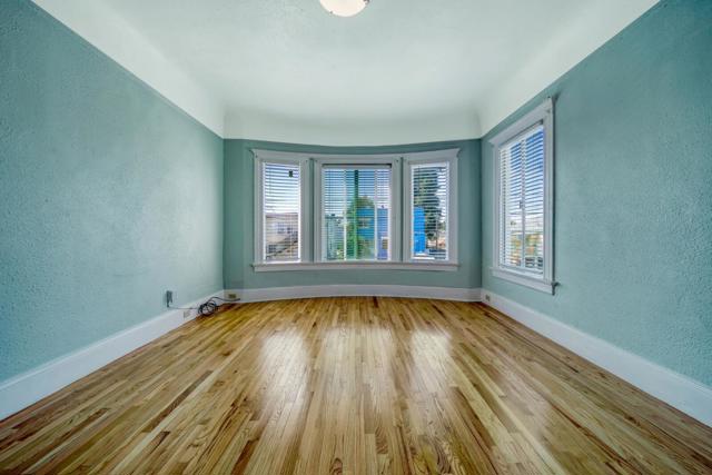 2520 E 24th Street, Oakland CA: https://media.crmls.org/mediaz/e0ade9e9-2ebc-4dbd-a985-c5e119565225.jpg