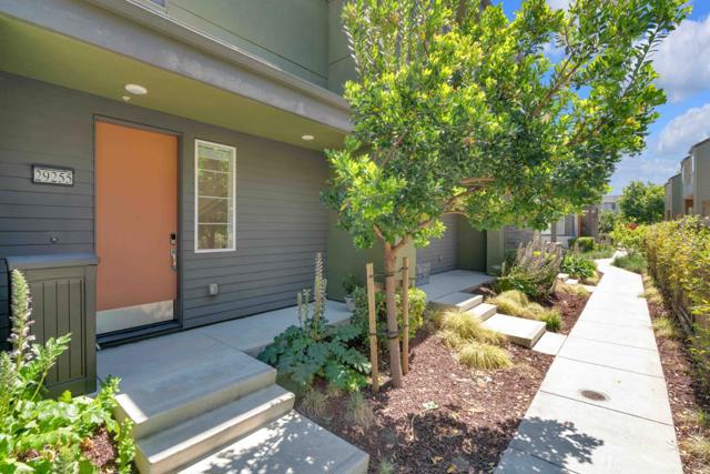 29255 Hub Court, Hayward CA: https://media.crmls.org/mediaz/e0ae0b47-7a97-4c83-96ce-2f73b4fb50d0.jpg