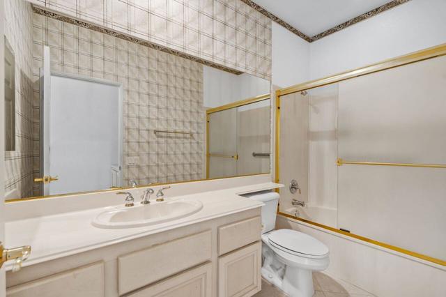 80222 Spanish Bay Drive, Indio CA: https://media.crmls.org/mediaz/e0ae0c0f-e9a1-4221-8ec0-339000a73960.jpg