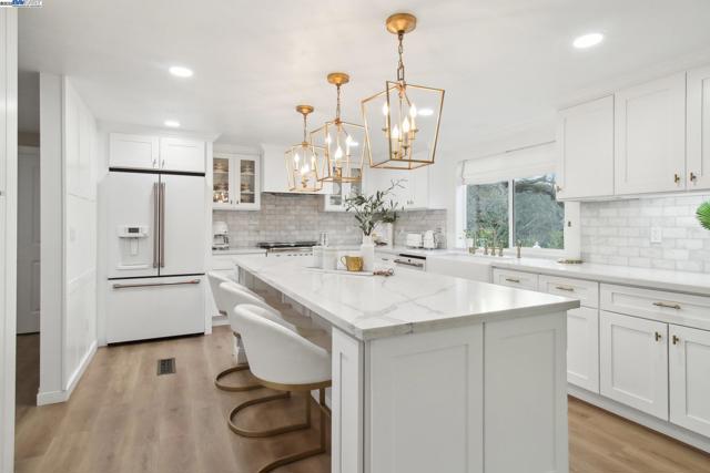 484 El Pintado Rd, Danville CA: https://media.crmls.org/mediaz/e0ae2c8f-1126-4ce7-a720-bb3dbd464a51.jpg
