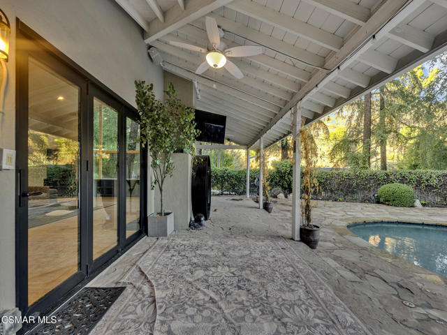 17032 Cotter Place, Encino CA: https://media.crmls.org/mediaz/e0ae4857-6b63-40ce-a079-f7b6b0833dcb.jpg