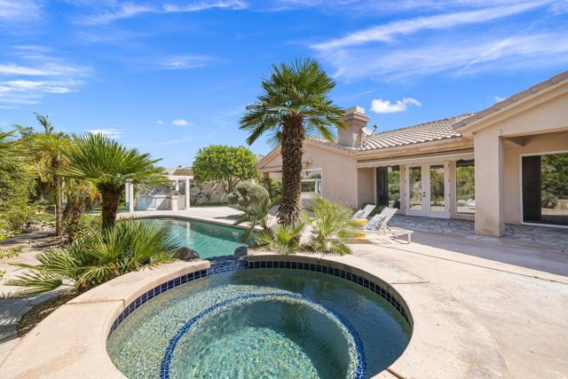 7 King Edward Court, Rancho Mirage CA: https://media.crmls.org/mediaz/e0ae4fd5-6bc1-4658-9f56-6e68080a4971.jpg