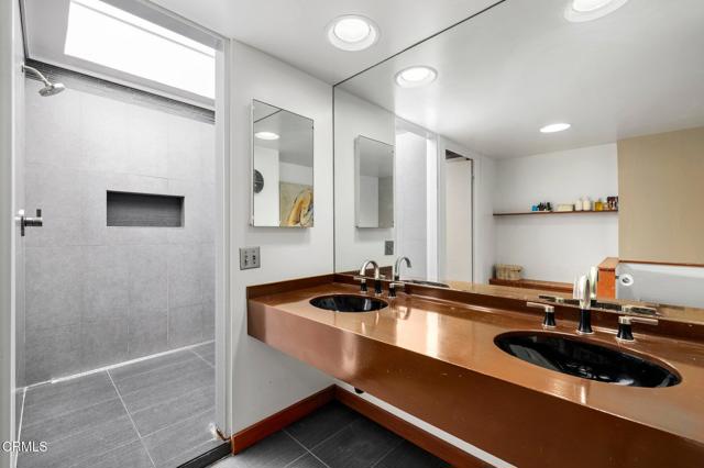 4639 El Camino Corto, La Canada Flintridge CA: https://media.crmls.org/mediaz/e0ae8813-ad2d-4276-8e14-fb55056e76e4.jpg