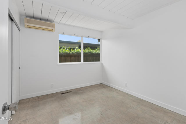 3832 E Casselle Avenue, Orange CA: https://media.crmls.org/mediaz/e0aebd5c-1535-4130-86f5-c8e8115cdd2e.jpg