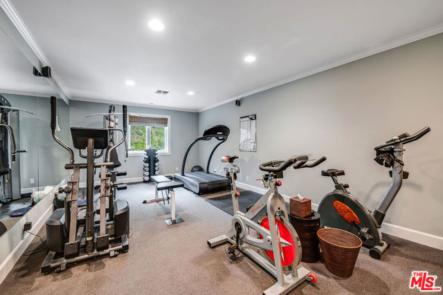 Drew Fenton | 422 Parkwood Drive Los Angeles CA | MLS: 7209274