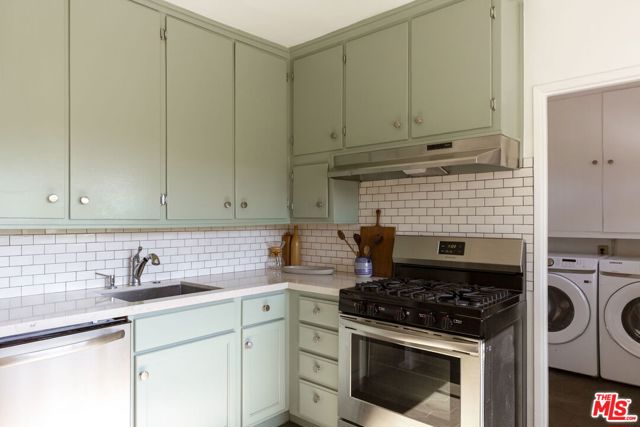 5616 Tehama Street, Los Angeles CA: https://media.crmls.org/mediaz/e0afb857-2095-4f8c-9c30-454e37e8e773.jpg