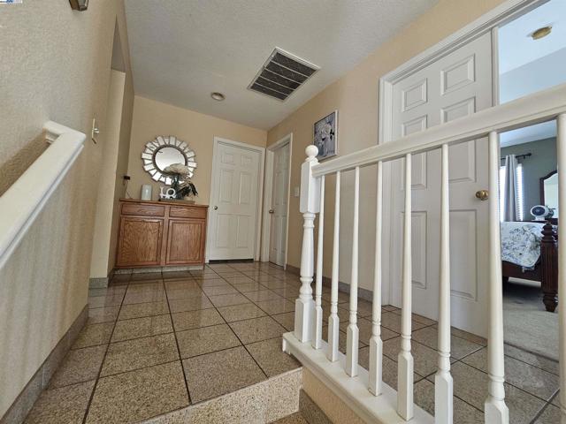 13440 Forestwood Way, Lathrop CA: https://media.crmls.org/mediaz/e0b0336b-e4a3-434f-b0f9-2376613e8725.jpg