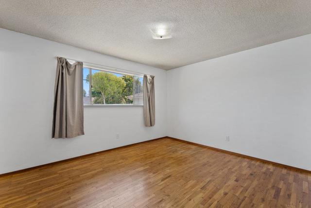 2107 Chanticleer Avenue, Santa Cruz CA: https://media.crmls.org/mediaz/e0b05c32-9305-4576-8ec4-80047aa1f44b.jpg