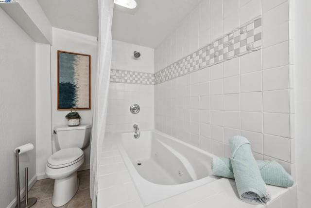 589 TAHOS ROAD, Orinda CA: https://media.crmls.org/mediaz/e0b07b03-57e4-4eb7-9591-dfa6f69feae4.jpg