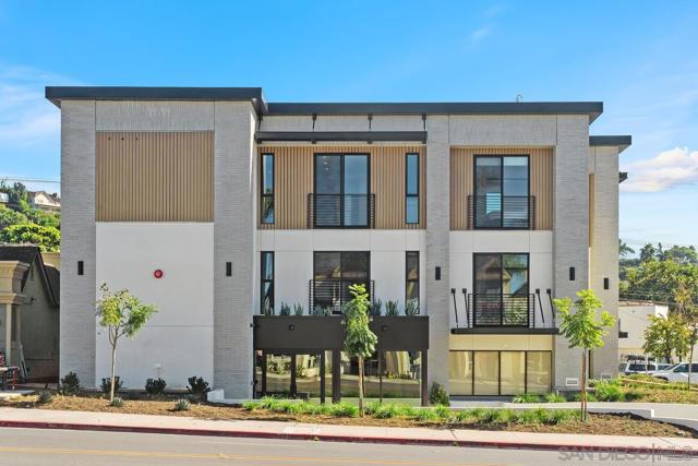 Image 6 of 7 For 1111 Torrey Pines Rd  205