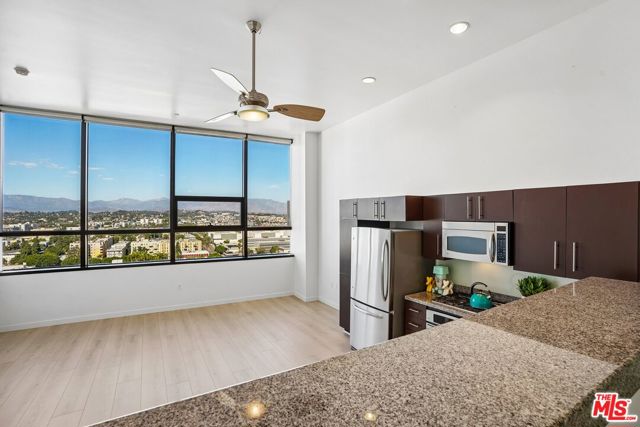 1100 Wilshire Boulevard, 1804 photo 13
