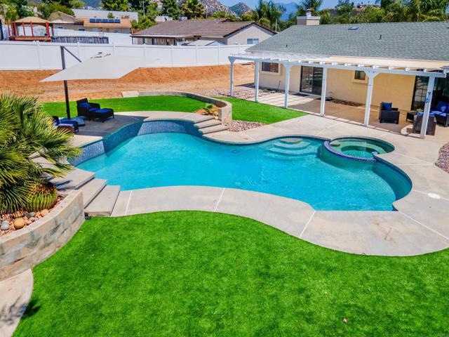 23912 Benito Way, Ramona CA: https://media.crmls.org/mediaz/e0b1f171-cdad-41f6-b205-8851ae05eb31.jpg