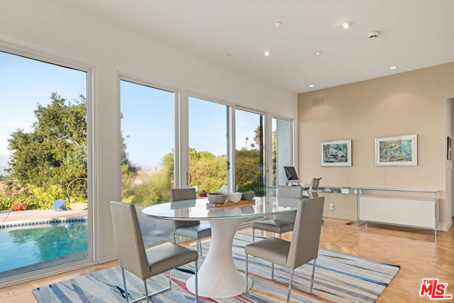3340 Scadlock Lane, Sherman Oaks CA: https://media.crmls.org/mediaz/e0b206e7-f09a-4f1c-b15e-38eca0f12d48.jpg
