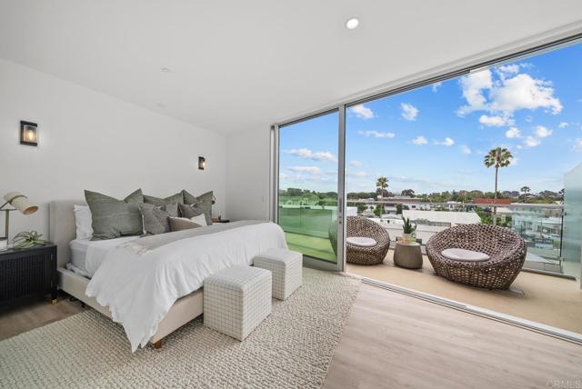 Detail Gallery Image 20 of 34 For 2646 State Street, Unit #D, Carlsbad,  CA 92008 - 3 Beds | 3/1 Baths