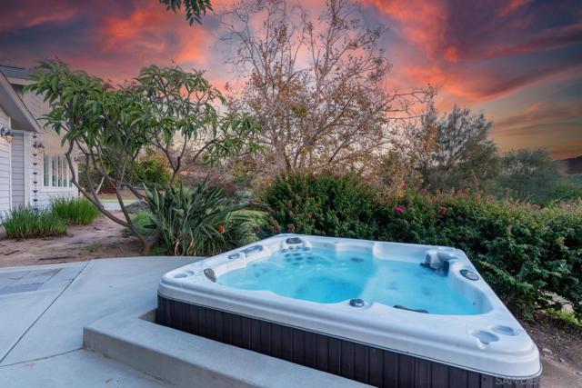 3121 Alta Verde, Fallbrook CA: https://media.crmls.org/mediaz/e0b24932-f8b2-468b-b091-c5d15158a1c9.jpg