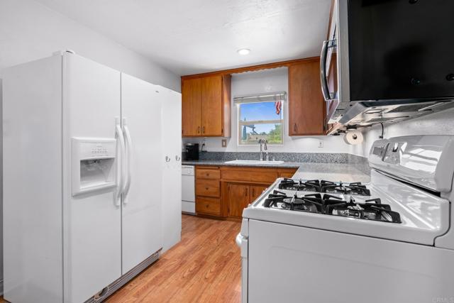 1338 Palomar, Escondido CA: https://media.crmls.org/mediaz/e0b2be22-db92-4639-8680-d742647aeae5.jpg