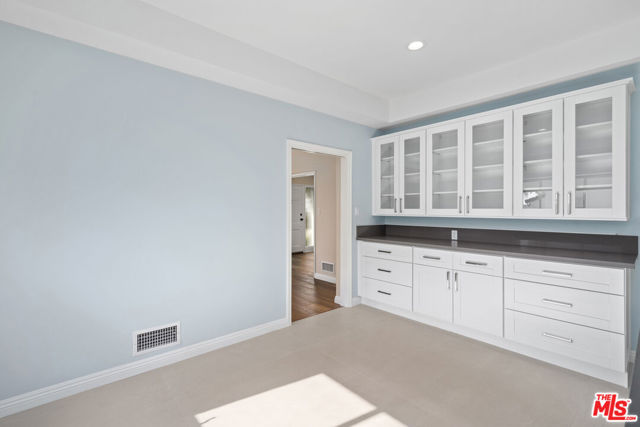 2332 Nottingham Avenue, Los Angeles CA: https://media.crmls.org/mediaz/e0b34aed-1d80-4735-b337-5e8285f98810.jpg