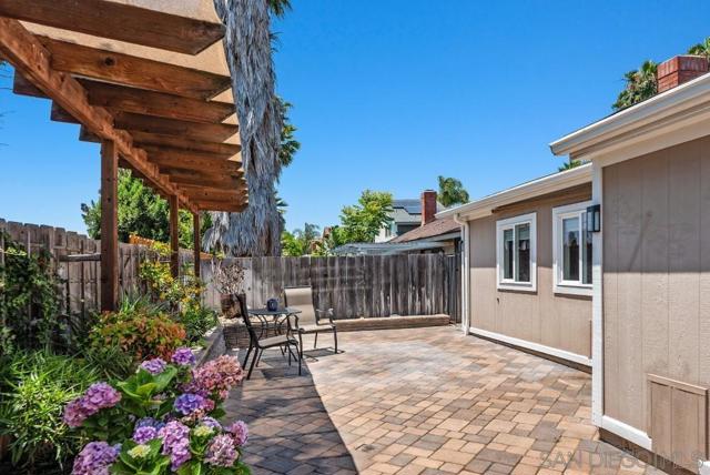 13874 Amber Sky Ln, San Diego CA: https://media.crmls.org/mediaz/e0b391ce-e61e-43b4-841f-876add0a7f27.jpg