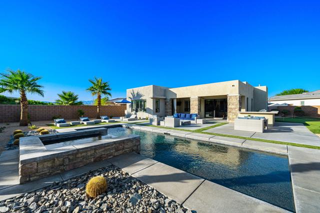 74425 Zeppelin Drive, Palm Desert CA: https://media.crmls.org/mediaz/e0b3a0ae-7682-4156-96d4-9a56a0a8778a.jpg