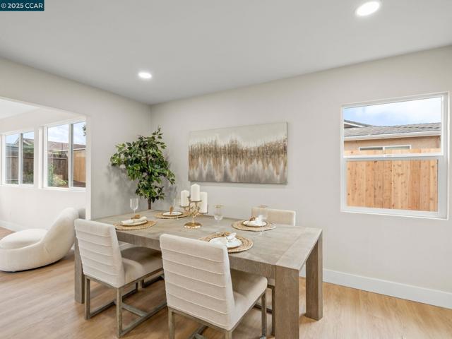 4285 Carter Ct, Concord CA: https://media.crmls.org/mediaz/e0b409d6-d882-4457-b989-f81bb25d4838.jpg