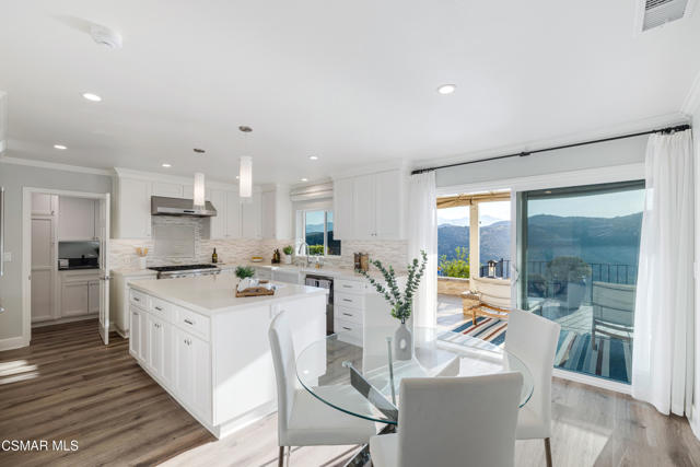 1660 Valecroft Avenue, Westlake Village CA: https://media.crmls.org/mediaz/e0b480db-a66e-4117-9363-5f00a0d4d209.jpg