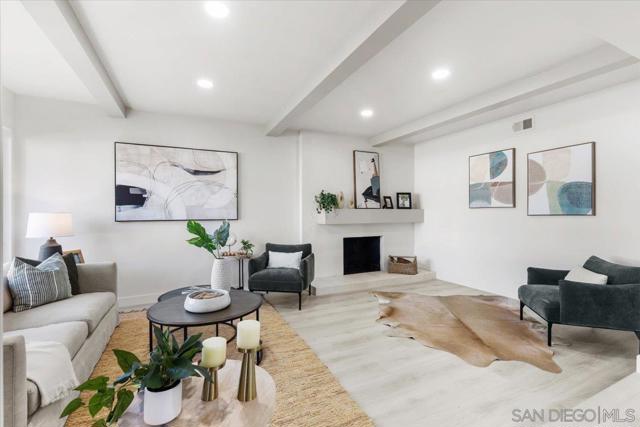 5428 Chaparajos Ct, San Diego CA: https://media.crmls.org/mediaz/e0b48548-fd97-4a81-bc8e-9281e443277e.jpg