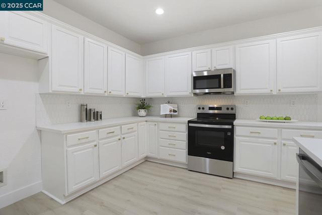 257 Red Mountain Drive, Cloverdale CA: https://media.crmls.org/mediaz/e0b48dac-9ad0-4bc7-9d36-3964edf09083.jpg