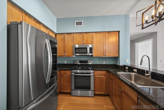 Image 7 of 29 For 445 Island Avenue  614