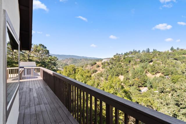 210 Montalvo Road, Redwood City CA: https://media.crmls.org/mediaz/e0b5209f-66bb-41a2-9e45-137fbf3fa2e0.jpg