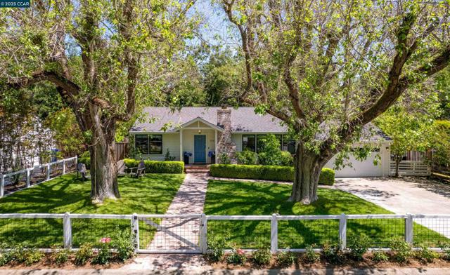2716 W Newell Ave, Lafayette CA: https://media.crmls.org/mediaz/e0b57a8a-5124-456c-bac5-191598da7e59.jpg