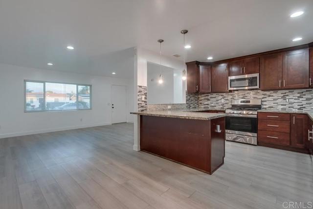 Image 8 of 35 For 681 Roosevelt Street