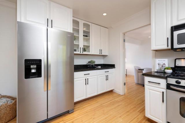 1035 Valota Road, Redwood City CA: https://media.crmls.org/mediaz/e0b6514b-95e8-472e-a29a-ed2de39496b0.jpg