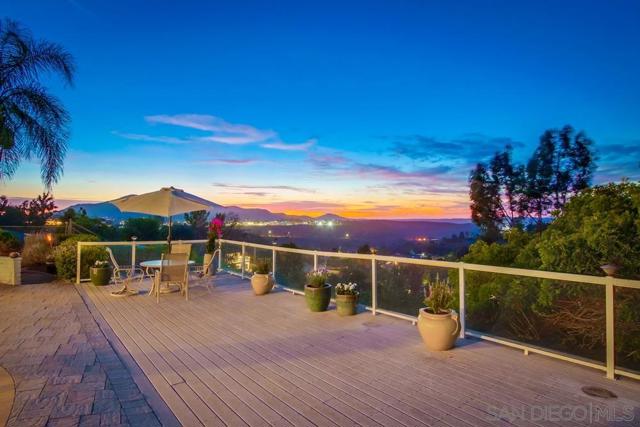 2052 Flying Hills Lane, El Cajon CA: https://media.crmls.org/mediaz/e0b65a22-fe0b-4961-9180-58bfce82077c.jpg