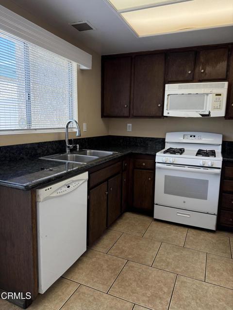 Detail Gallery Image 10 of 28 For 5209 Perkins Rd, Oxnard,  CA 93033 - 3 Beds | 1/1 Baths