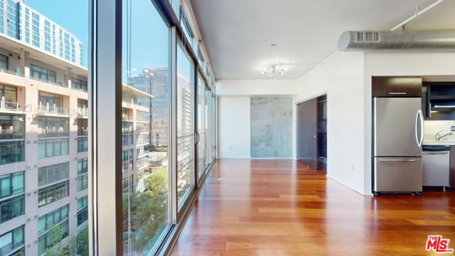 1100 Hope Street, Los Angeles, California 90015, 1 Bedroom Bedrooms, ,1 BathroomBathrooms,Condominium,For Sale,Hope,24402485