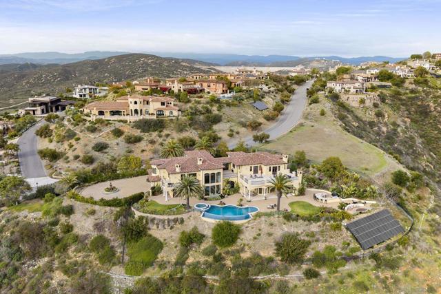 18233 Via Ambiente, Rancho Santa Fe CA: https://media.crmls.org/mediaz/e0b7da12-8840-4ac4-a124-3b3bf4ab0e1d.jpg
