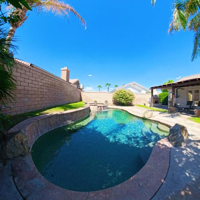 37879 Hollister Drive, Palm Desert, CA 92211