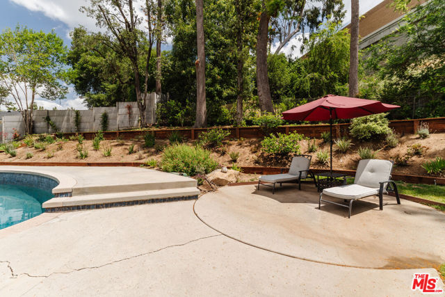 15514 Del Gado Drive, Sherman Oaks CA: https://media.crmls.org/mediaz/e0b81d8d-530f-483a-a863-0d7344830269.jpg