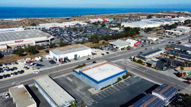 Image 4 of 58 For 1020 Auto Center Parkway