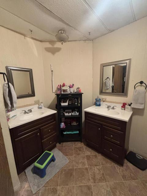 79505 Avenue 38, Indio CA: https://media.crmls.org/mediaz/e0b98dbd-d9f0-4e73-afe6-b4e89519579c.jpg