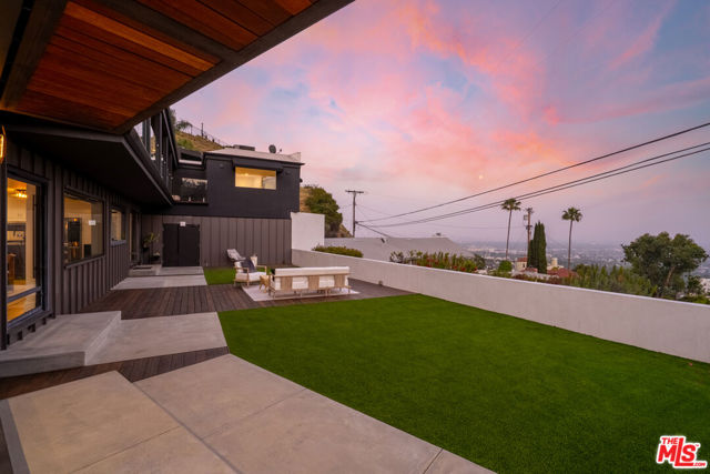 8021 Floral Avenue, Los Angeles CA: https://media.crmls.org/mediaz/e0b9b4ca-e3be-44b9-9dba-0f2547797b39.jpg