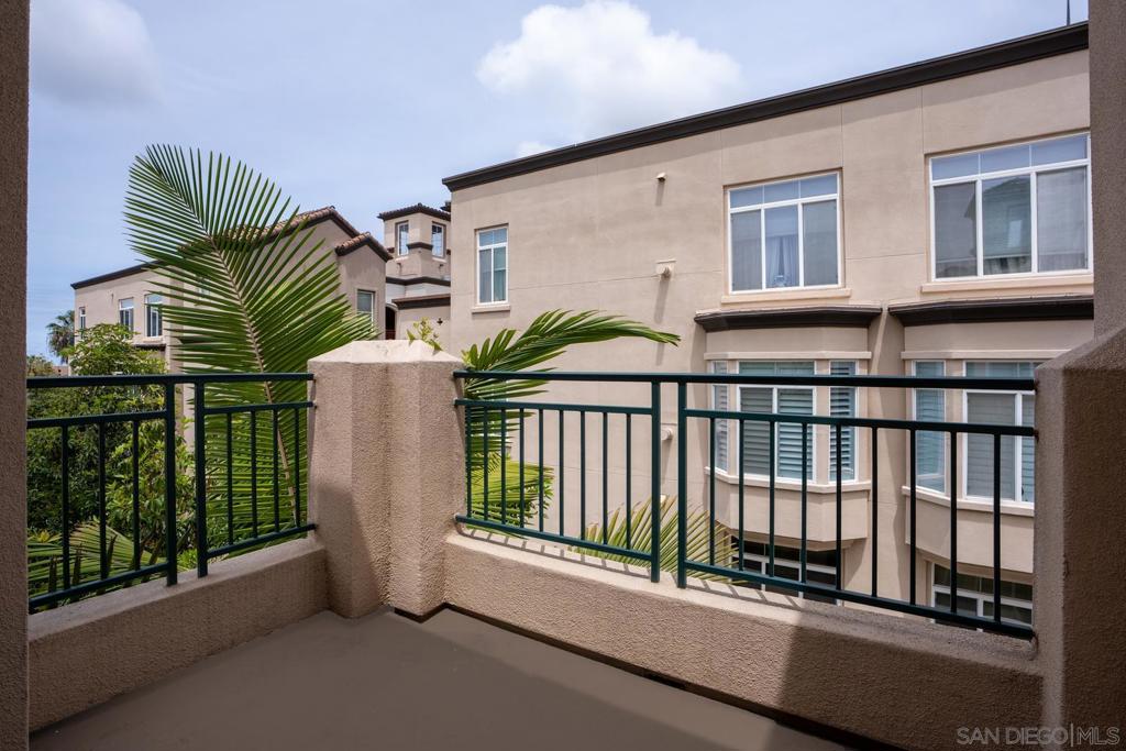 2400 5th Ave - photo 9