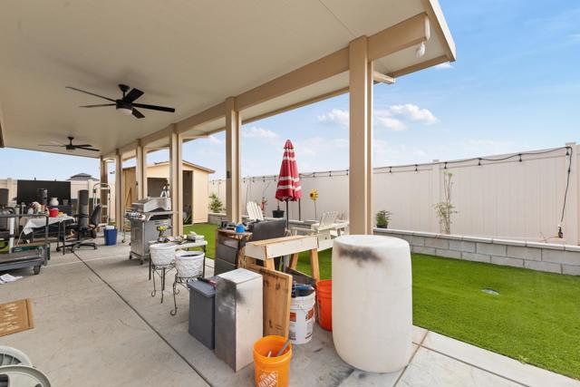 25709 Buckeye Meadow Lane, Homeland CA: https://media.crmls.org/mediaz/e0ba6e64-2d59-4837-b4e6-4b75b9506efb.jpg