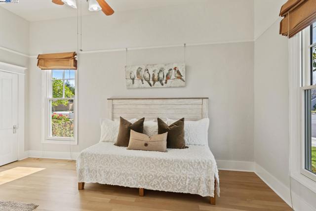 690 S K St, Livermore CA: https://media.crmls.org/mediaz/e0bb0f36-3339-469c-a588-d77fcb6d574f.jpg